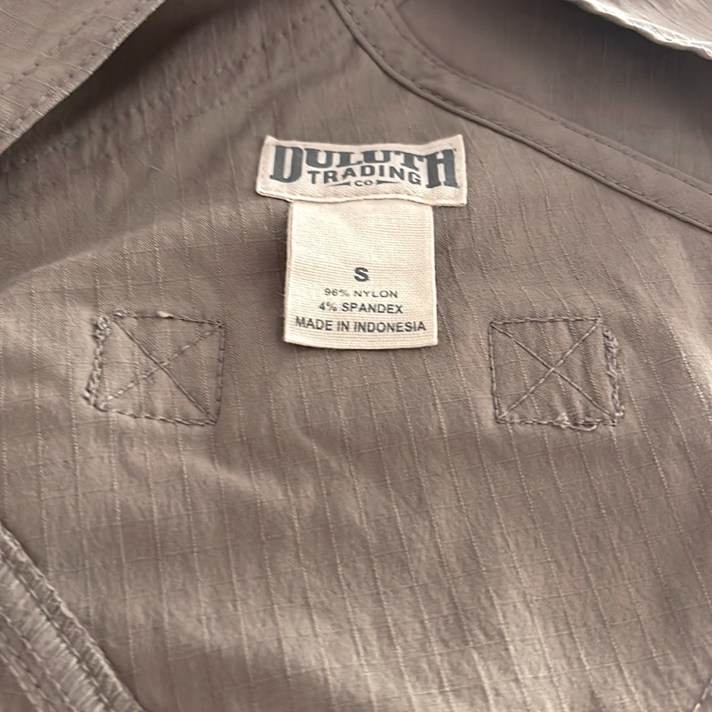 Women’s brand new Duluth trading Company coverall SHORTS, size Small.